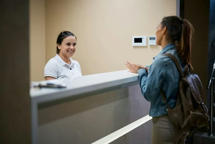 20 Trabajadores de maternidad y ginecología comparten lo peor que han dicho o hecho las parejas de sus pacientes