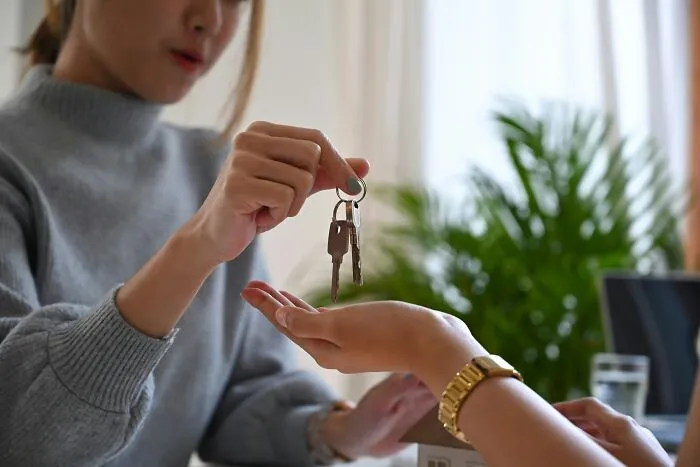 “Millennials, What Is Something That Was ‘Normal’ In The 2000s But Feels Like A Luxury Now?” (75 Answers)