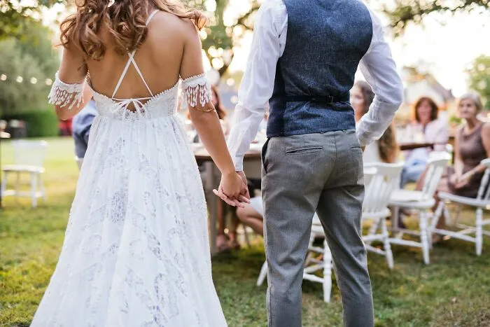 “Perfect Mid-Sneeze Shot”: 33 Of The Worst Moments Photographers Saw And Captured At Weddings