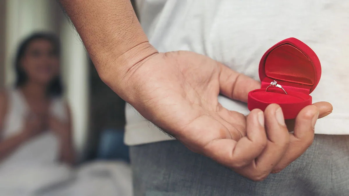 Woman Secretly Finds Ring In BF’s Drawer, Melts Down After Seeing Another Girl Wear It