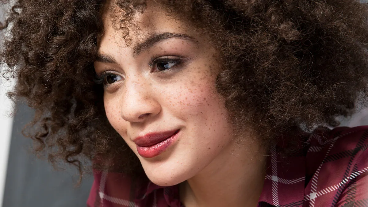 Man Confronts Girlfriend About Her Secret Twitter Persona, Shocks The Internet With The Outcome
