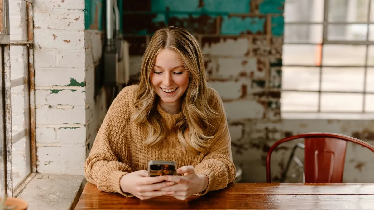 215 Good Morning Messages For Girlfriend and Boyfriend (That Actually Sound Like You)