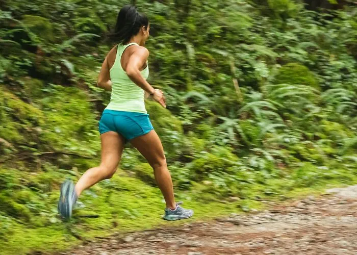 ¿Cómo es posible que tu cuerpo queme 2000 calorías al día, pero tengas que correr una milla para quemar 100 adicionales?