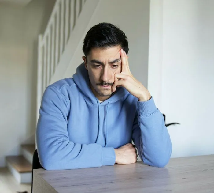 “The Normalized Misandry”: 63 Men Reveal How The Manosphere Seduced Them, And Others Weigh In