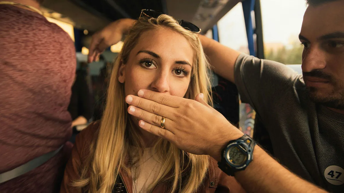 Guy Shares How His Wife Behaves On Their Honeymoon, Leaves People Questioning His Sanity