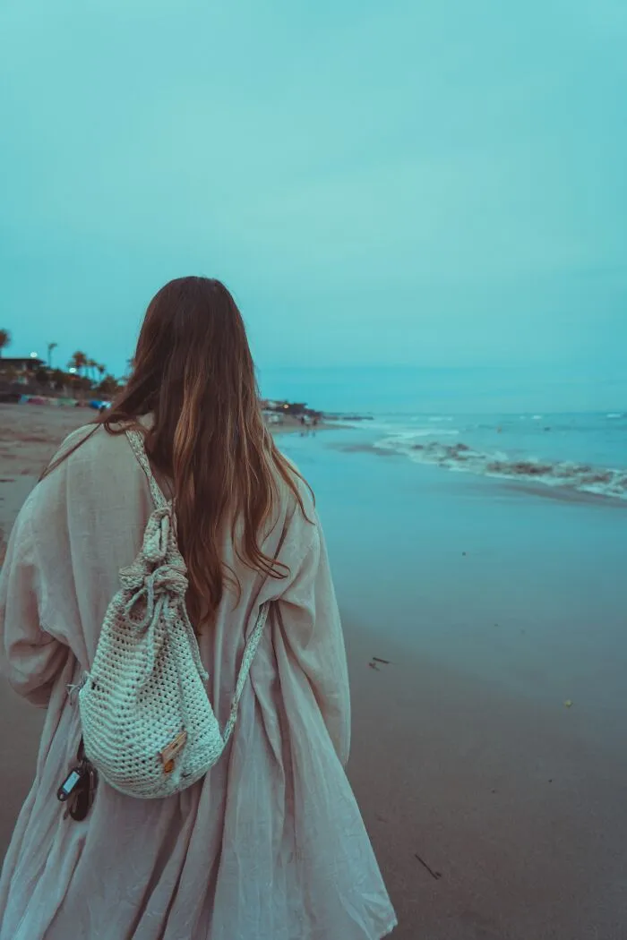 62 People Share The Absolute Weirdest Things They’ve Caught A Stranger Doing In Public