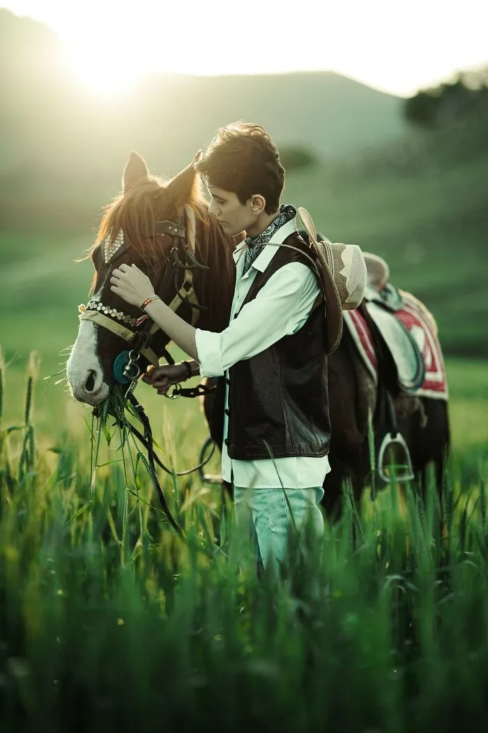 “Saved Me From Becoming One Of His Victims”: 48 Incredible Stories About Animals Rescuing Humans
