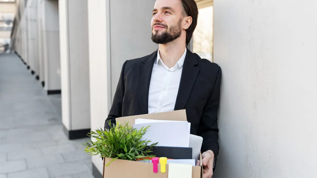 Man Gets Lied To At Work, Waits It Out, Then Leaves At The Perfect Moment