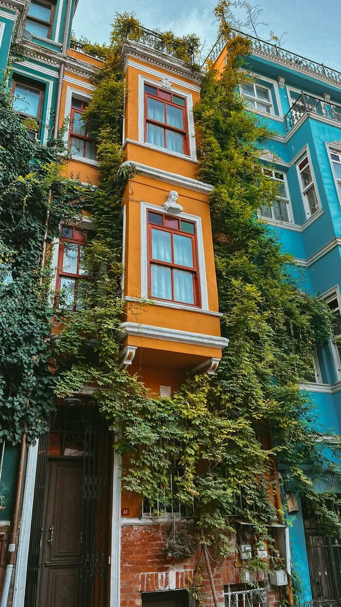 “My Neighbor Has No Sense Of Time”: 34 Of The Most Annoying Neighbors People Had To Deal With