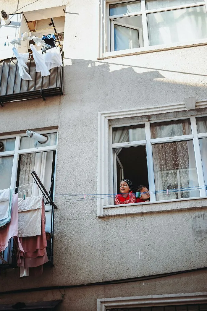 “My Neighbor Has No Sense Of Time”: 34 Of The Most Annoying Neighbors People Had To Deal With