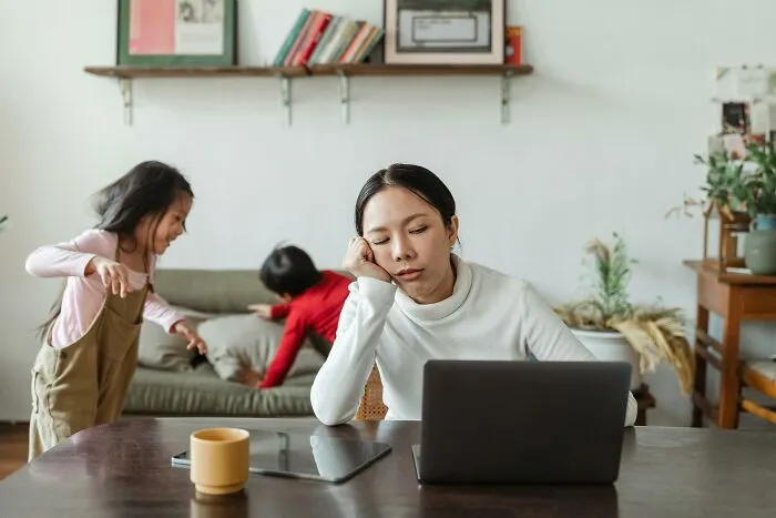 “She Should Have Never Had Kids”: 69 Heartbreaking Realizations People Had About Their Parents