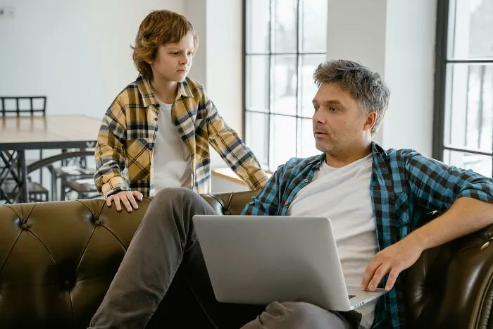 “She Should Have Never Had Kids”: 69 Heartbreaking Realizations People Had About Their Parents
