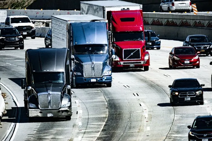 “Still Get Nightmares”: 61 Truckers Open Up About Places They Genuinely Fear