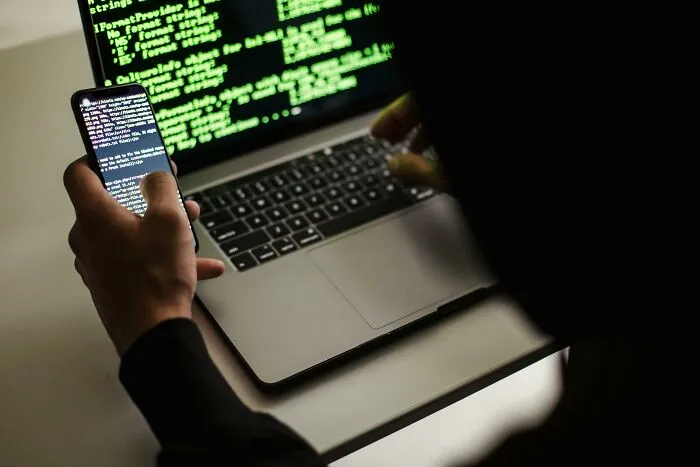 "I Wish I Were Kidding": 55 Industry Secrets That Left People Feeling Scammed