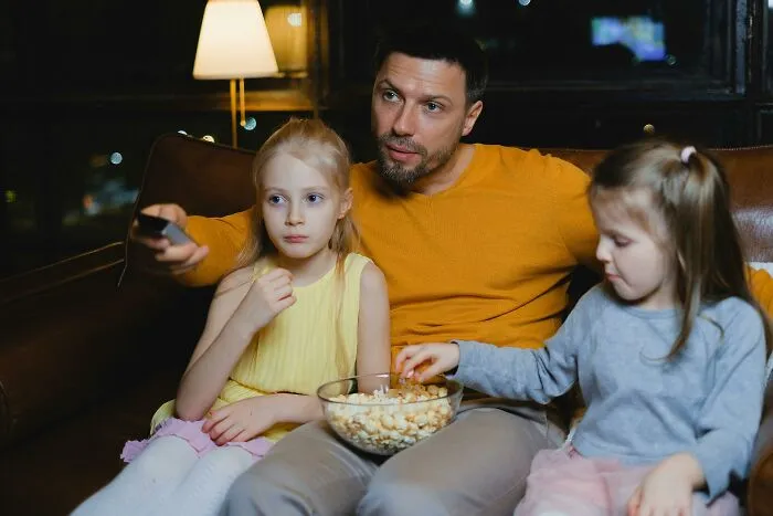 Guy Asks Men If They Regret Having Their Kids, And 40 Give Honest Answers
