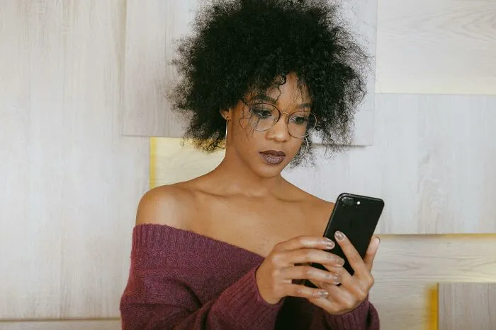 61 Wild And Scandalous Cheating Stories That Might Make You Want To Go Through Someone's Phone