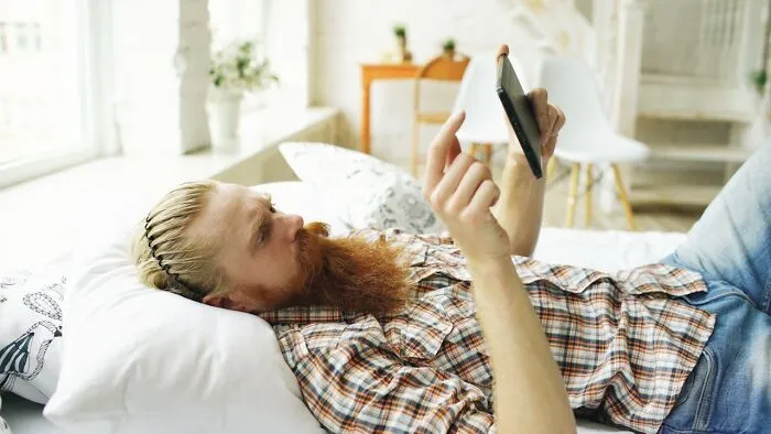 “The Normalized Misandry”: 63 Men Reveal How The Manosphere Seduced Them, And Others Weigh In