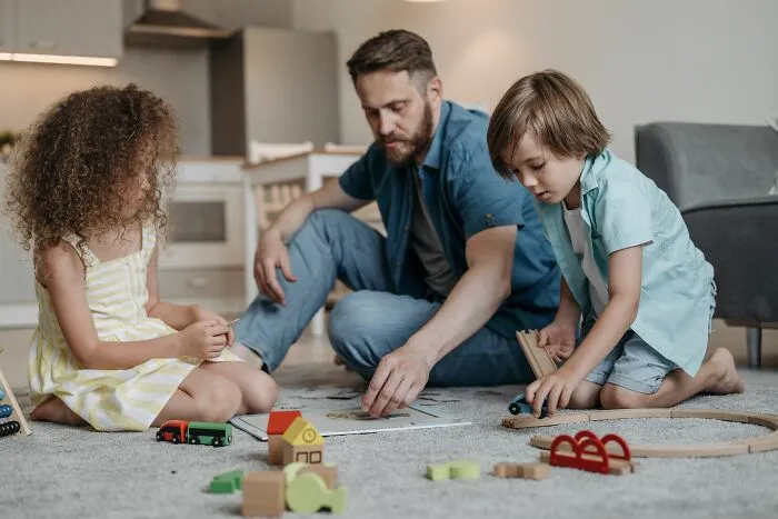 Guy Asks Men If They Regret Having Their Kids, And 40 Give Honest Answers