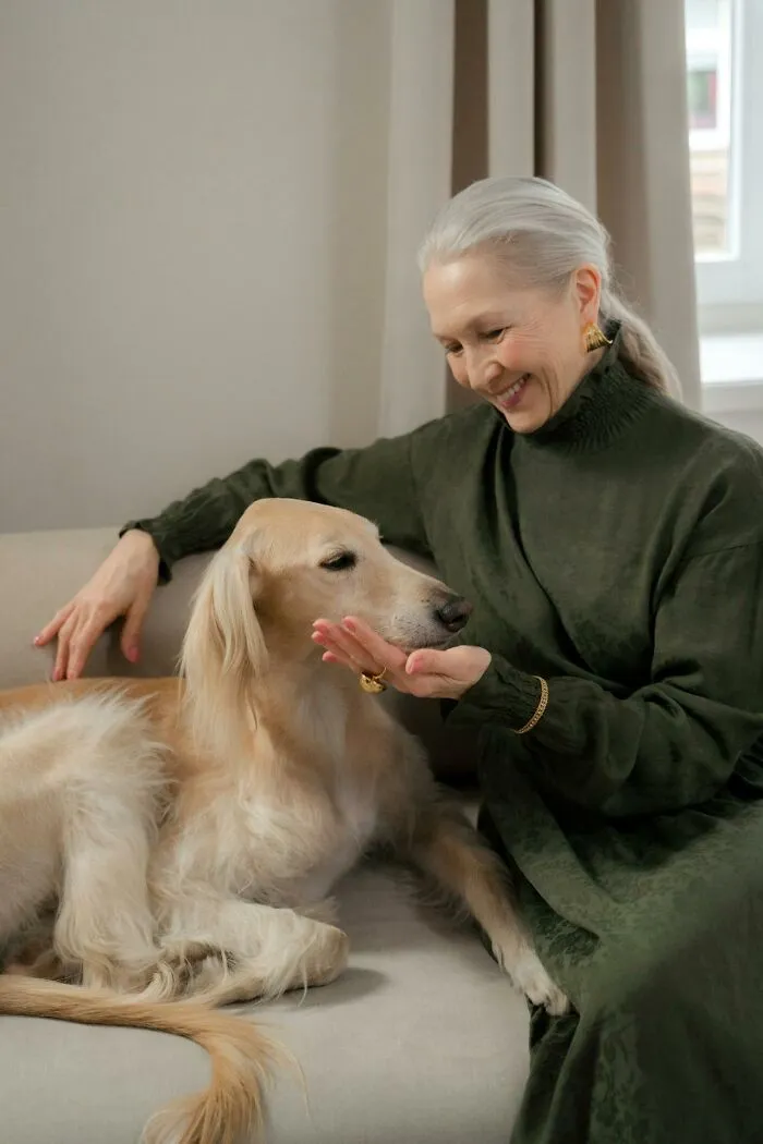 “Saved Me From Becoming One Of His Victims”: 48 Incredible Stories About Animals Rescuing Humans