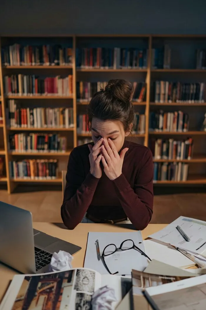 "I Wish I Were Kidding": 55 Industry Secrets That Left People Feeling Scammed