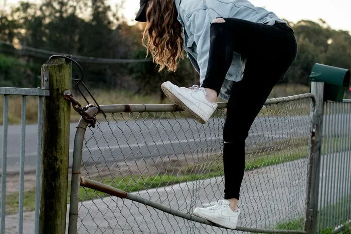 30 Everyday Red Flags That People Believe Reveal Someone’s Real Character