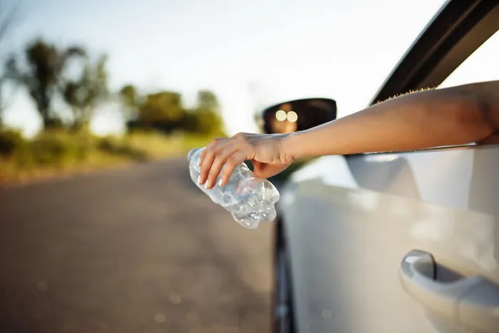30 Everyday Red Flags That People Believe Reveal Someone’s Real Character