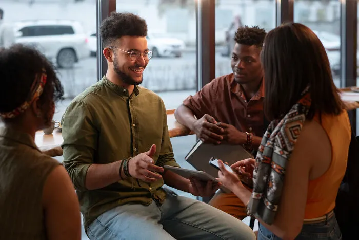 30 Everyday Red Flags That People Believe Reveal Someone’s Real Character