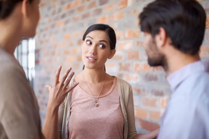 30 Everyday Red Flags That People Believe Reveal Someone’s Real Character