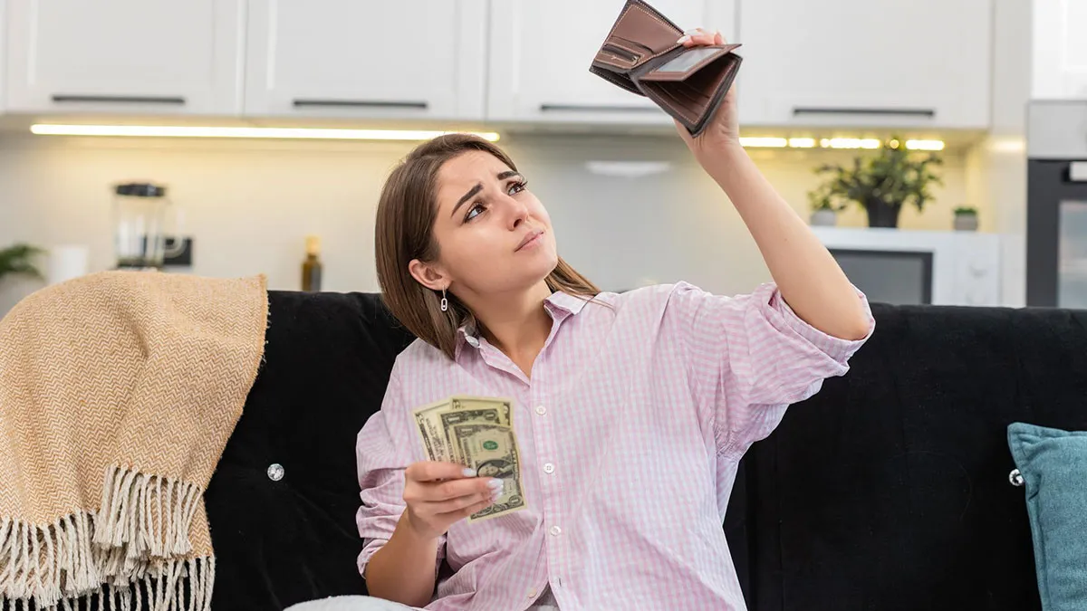 Entitled Daughter Finds Out Dad Left Everything To Her Sis, Demands Half Of It