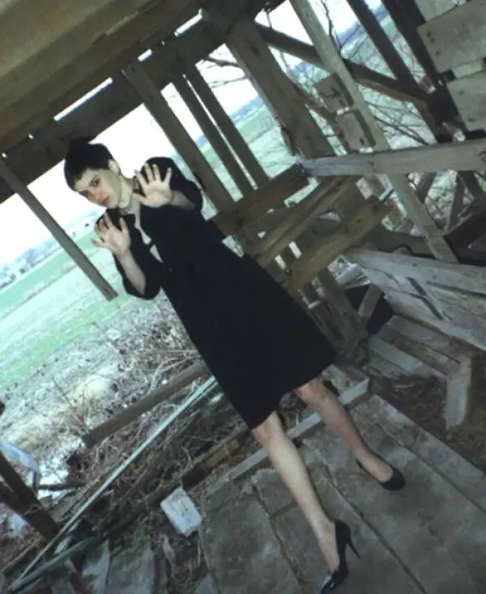 37 Creepy Photos That Became Way More Disturbing After People Learned The Context