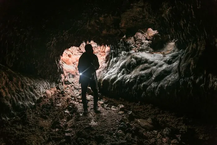 21 Terrifying Stories That Might Make You Never Go Underground Or Underwater