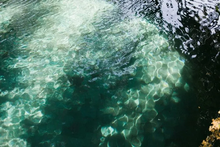 21 Terrifying Stories That Might Make You Never Go Underground Or Underwater