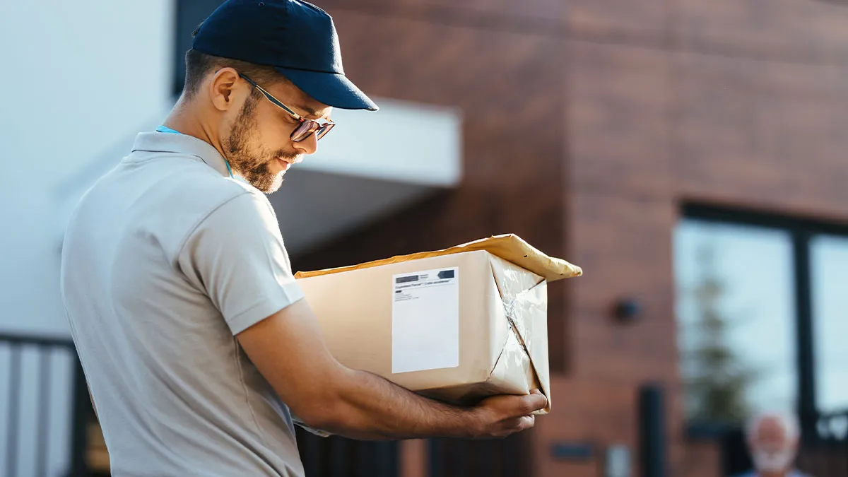 42 Strange Packages That Left Delivery Workers Very Confused