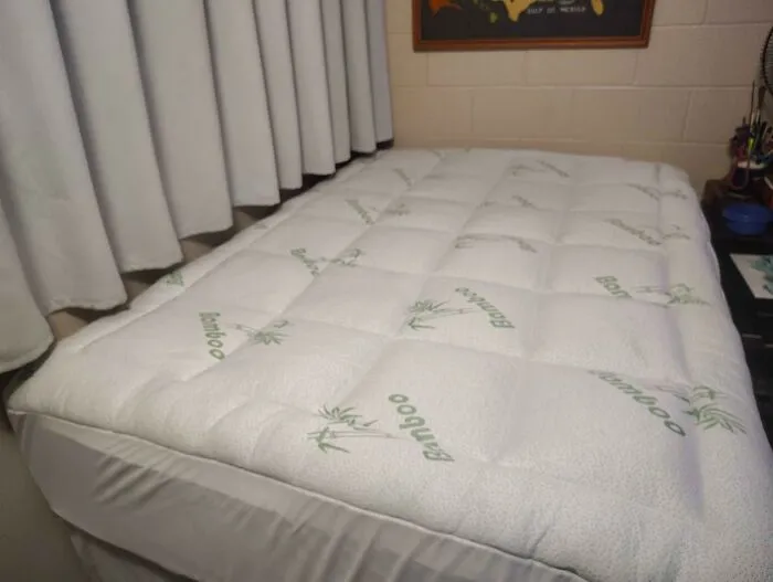 A Mattress That Was Never Quite Right Becomes A Completely Different Sleep Experience Once A <a Style="Display:inline;" Href="Https://Www.amazon.com/Bamboo-Mattress-54x75inches-Cooling-Breathable/Dp/B07jqswjjs?ie=utf8&th=1&linkcode=ll2&tag=bpzebra-20&linkid=784526b8d81c2bdd091f052383af99d7&language=en_us&ref_=as_li_ss_tl" Target="_blank">  <span Style="Font: Inherit; Color: #d74b1f;"> Soft Full Size Mattress Topper </Span> Gets Involved And Suddenly The Bed Feels Like It Was Always Supposed To Feel That Way