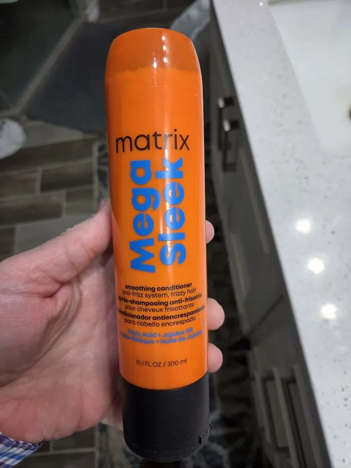 Frizz That Has Been Winning The Daily Battle Against Humidity And Static Finally Meets Something Stronger In The <a Style="Display:inline;" Href="Https://Www.amazon.com/Matrix-Mega-Sleek-Anti-Frizz-Conditioner/Dp/B0gd878w87?ie=utf8&th=1&linkcode=ll2&tag=bpdeer-20&linkid=6801739febfadd35e23397f7bd412ba1&language=en_us&ref_=as_li_ss_tl" Target="_blank">  <span Style="Font: Inherit; Color: #d74b1f;"> Matrix Mega Sleek Anti-Frizz Conditioner </Span> That Makes Smooth Hair Feel Less Like A Special Occasion And More Like A Tuesday