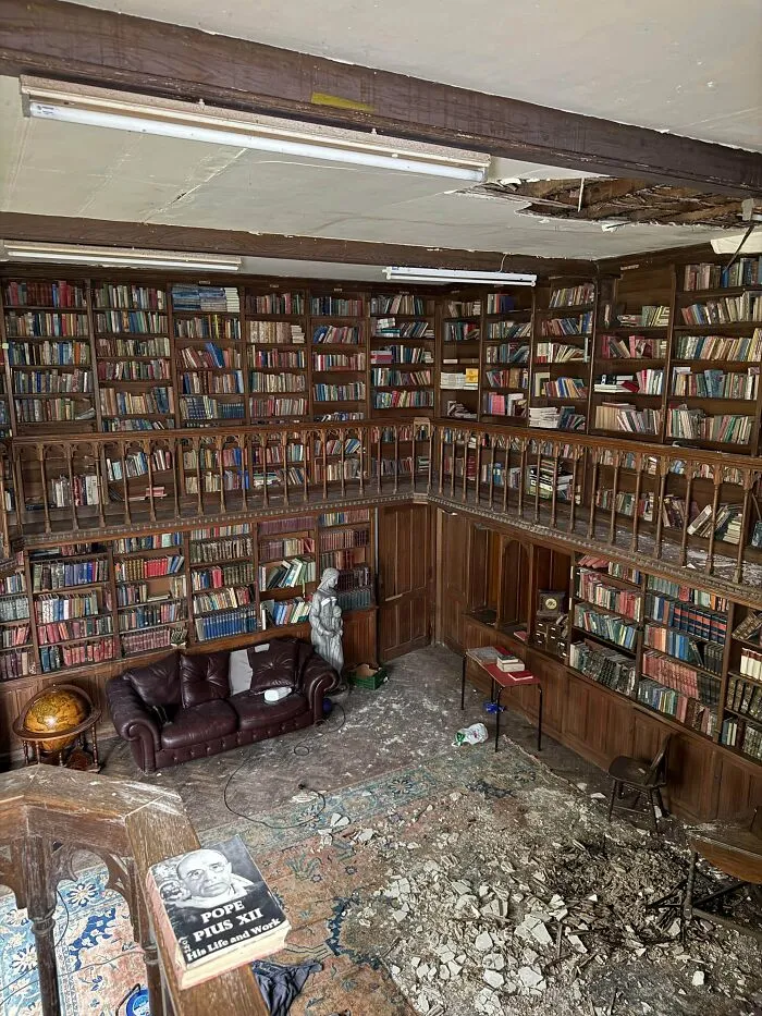 We Found The Most Amazing Abandoned Library While Exploring An Abandoned Convent