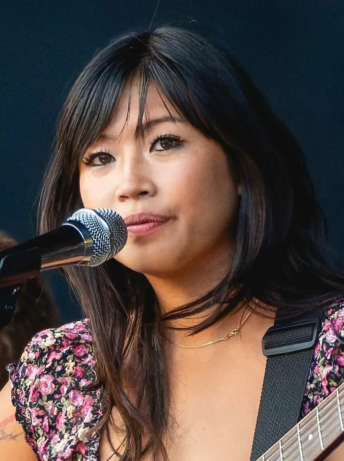 Filipino Singer-Songwriter Beabadoobee, 26