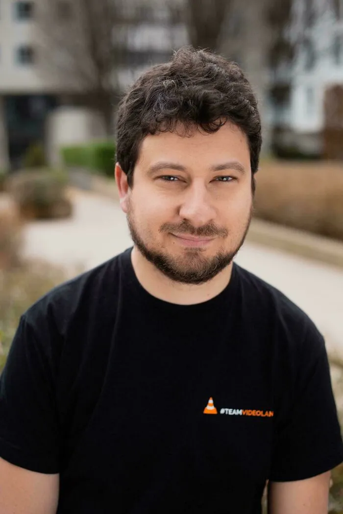 Meet The Creator Of VLCMedia Player , Jean-Baptiste Kempf. He Refused Tens Of Millions Of Dollars Just To Keep VLC Ads-Free For Everyone