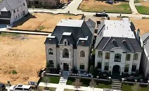 52 Times People Took Inspiration From Mansions But What They’ve Built Was A Version From Temu