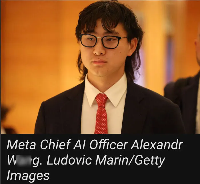 Guy's A Billionaire And Went With This Look