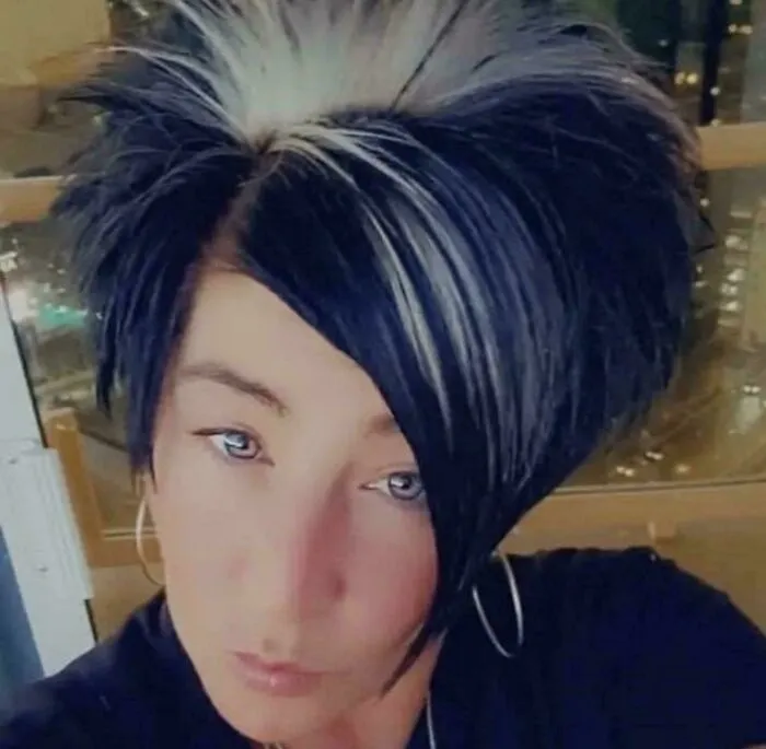 Girl On My Fb Deed. Omg