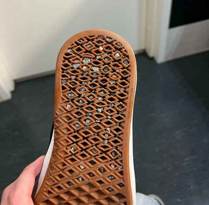 El diseño de estas zapatillas Vans está pensado para recolectar piedrecitas