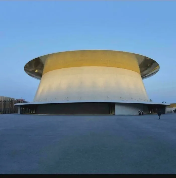 Hat Expo Japan Looks Like Hole In The Sky