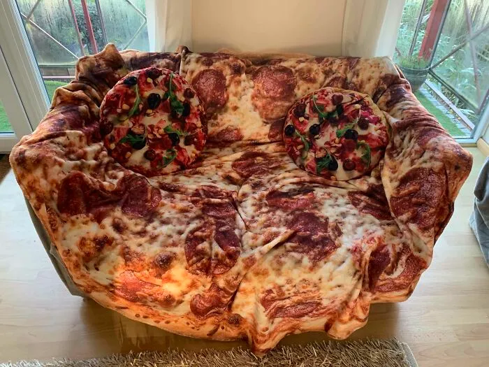What Do You Get Someone That Likes Pizza And Sitting