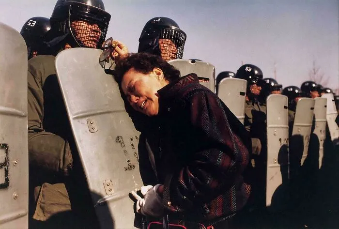 Anthony Suau - Kuro, South Korea ( 1987 )