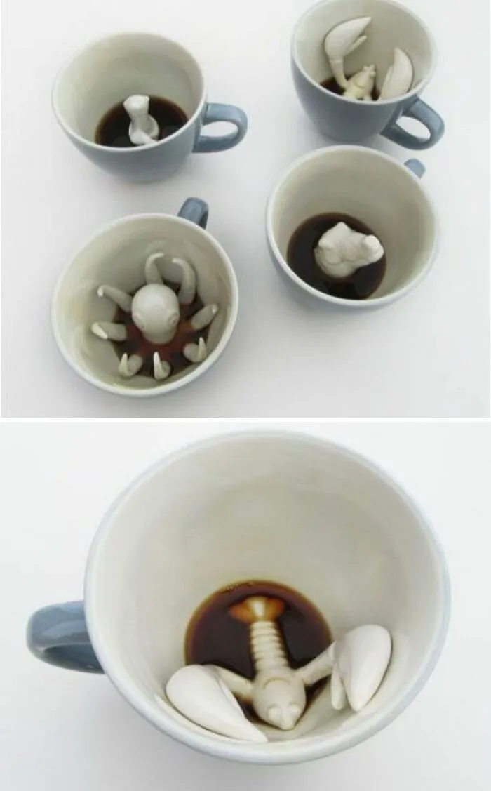 Tazas con criaturas dentro que a ver quien limpia luego
