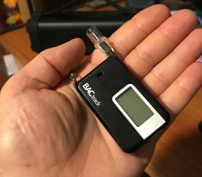 Handing Dad A <span Style="Font: Inherit; Color: #d74b1f;"> Keychain Breathalyzer </Span> Is The Gift That Walks The Very Fine Line Between Thoughtful And A Little Too Honest, And He Will Absolutely Be Challenging Everyone At The Barbecue To Use It