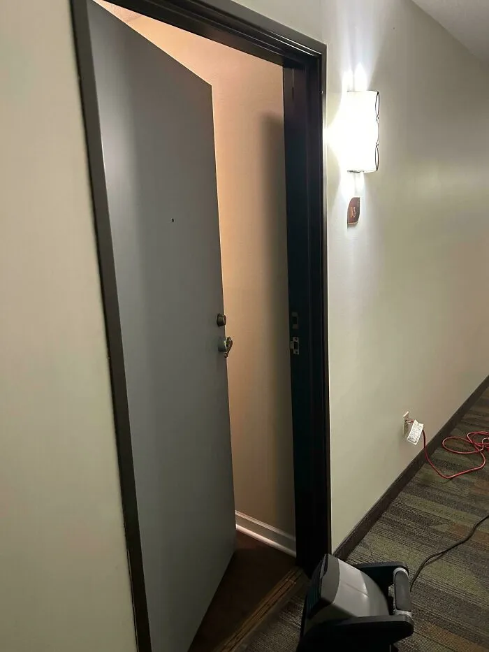 The Landlord Thinks It’s Ok To Prop Dozens Of Units Open Like This For Hours, With The Residents Not Home