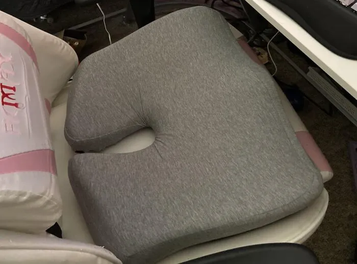 Long Days At A Desk Chair That Was Never Designed With Comfort In Mind Become Significantly More Manageable When A <a Style="Display:inline;" Href="Https://Www.amazon.com/Cushion-Lab-Pressure-Relief-Seat/Dp/B08rcv3mrp?ie=utf8&th=1&linkcode=ll2&tag=bpzebra-20&linkid=90186cc66b034c91ab8701e20a3fe367&language=en_us&ref_=as_li_ss_tl" Target="_blank">  <span Style="Font: Inherit; Color: #d74b1f;"> Pressure Relief Seat Cushion </Span> Is Doing The Work That The Chair Never Bothered To Do