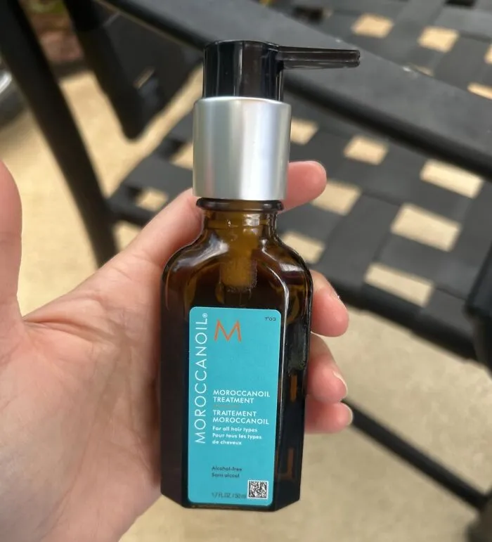 Hair That Looks Like You Just Stepped Out Of A Blowout Appointment Without Having Actually Gone To One Is Exactly What <a Style="Display:inline;" Href="Https://Www.amazon.com/Moroccanoil-Treatment-1-7-Fluid-Ounce/Dp/B003l3oq76?ie=utf8&th=1&linkcode=ll2&tag=bpdeer-20&linkid=a35abe26bed2a10eee7f82ba4fa139dc&language=en_us&ref_=as_li_ss_tl" Target="_blank">  <span Style="Font: Inherit; Color: #d74b1f;"> Moroccanoil Treatment Hair Oil </Span> Has Been Quietly Delivering To People In The Know For Years